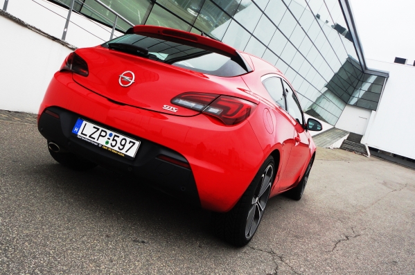 https://www.whatcar.lv/cars/Opel/Astra GTC/1337123066-opel3.JPG